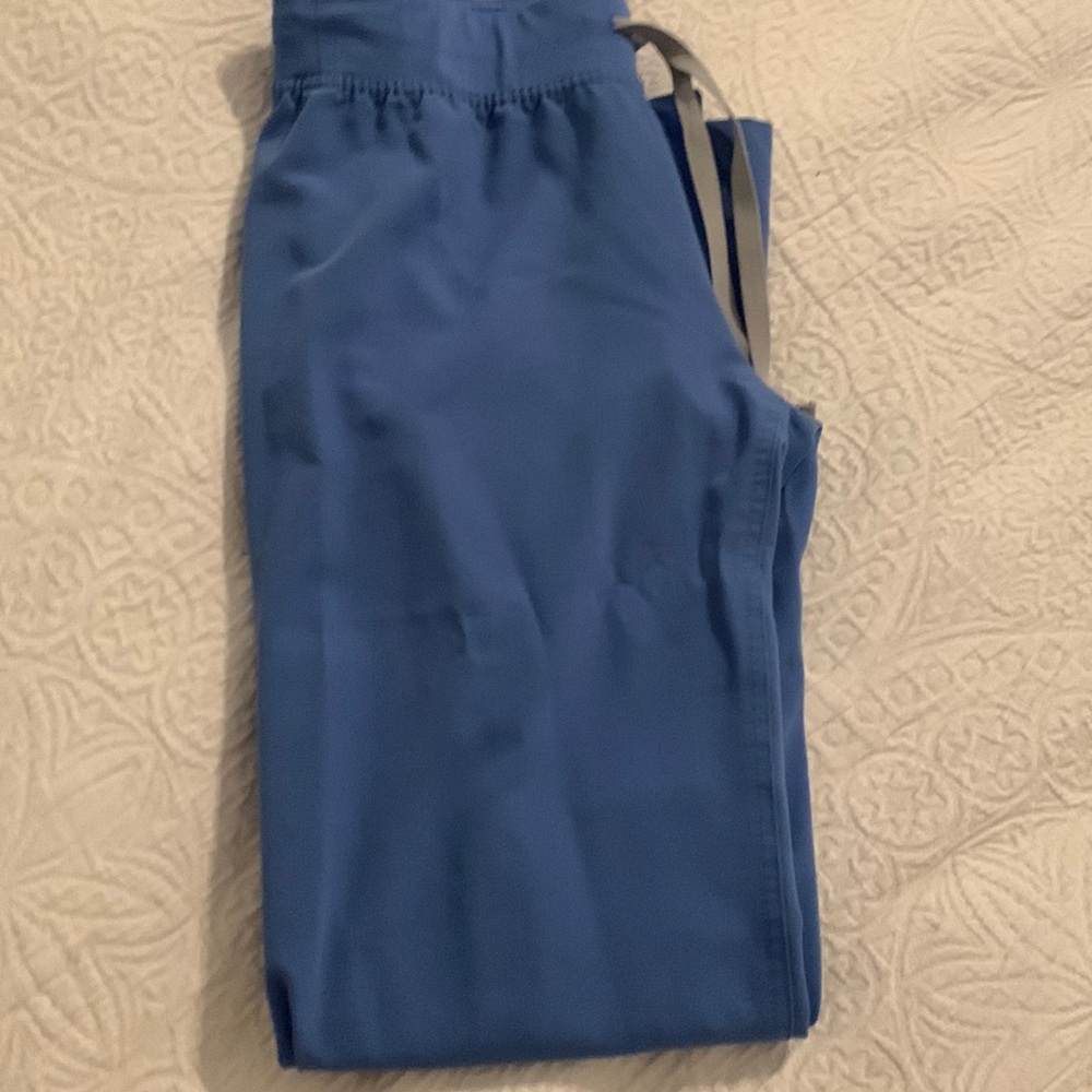 Figs scrubs